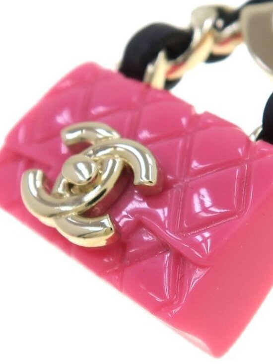 Chanel - Picture 8 of 9